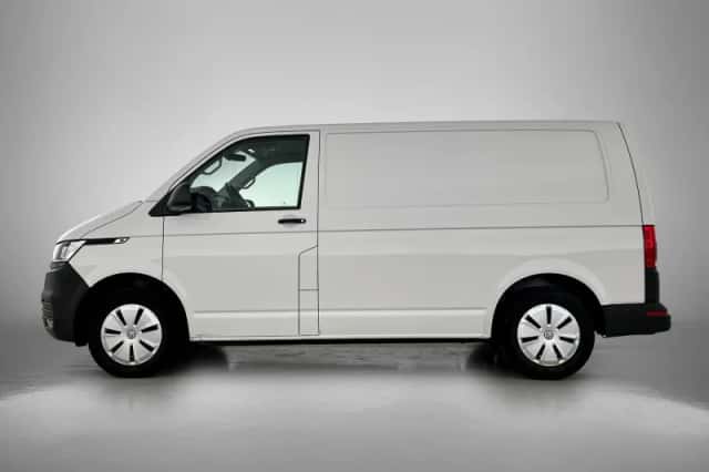 Volkswagen Transporter (2023) thumbnail 2