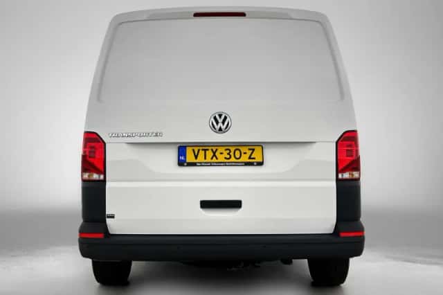 Volkswagen Transporter (2023) thumbnail 3