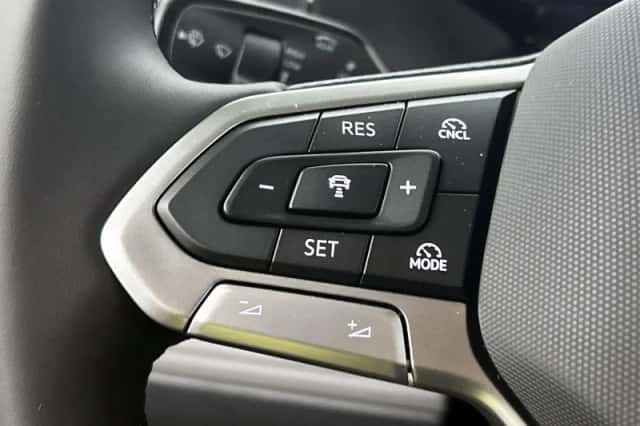 Volkswagen ID. Buzz (2026) thumbnail 6