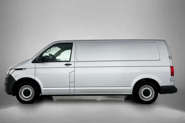 Volkswagen Transporter (2021) thumbnail 2