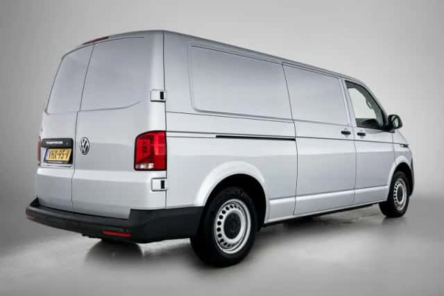 Volkswagen Transporter (2021) thumbnail 4