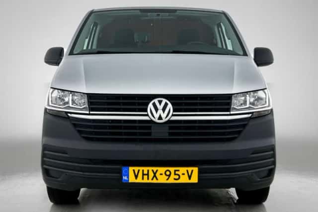 Volkswagen Transporter (2021) thumbnail 5
