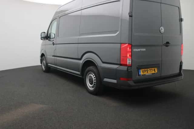 Volkswagen Crafter (2022) thumbnail 2