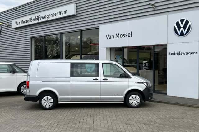 Volkswagen Transporter (2023) thumbnail 4