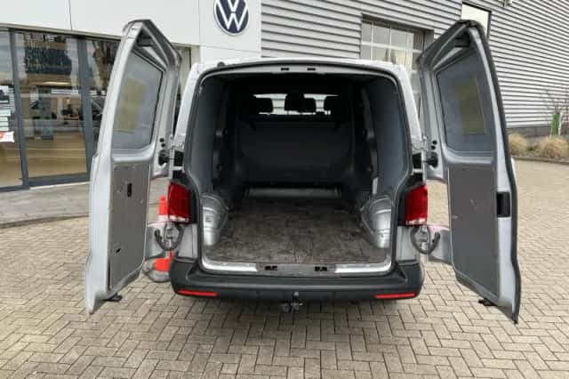 Volkswagen Transporter (2023) thumbnail 5