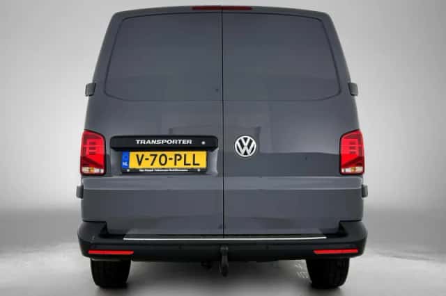 Volkswagen Transporter (2024) thumbnail 3