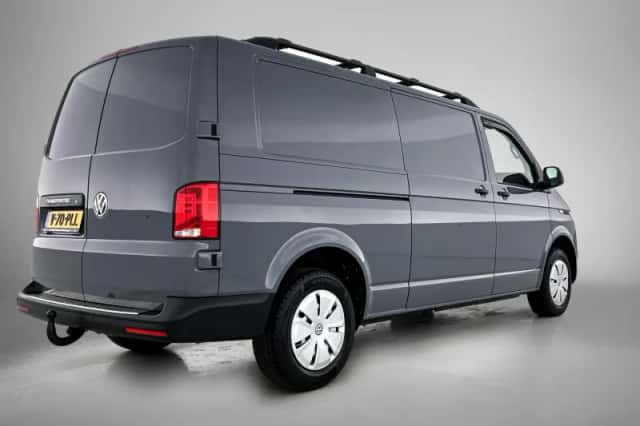 Volkswagen Transporter (2024) thumbnail 4