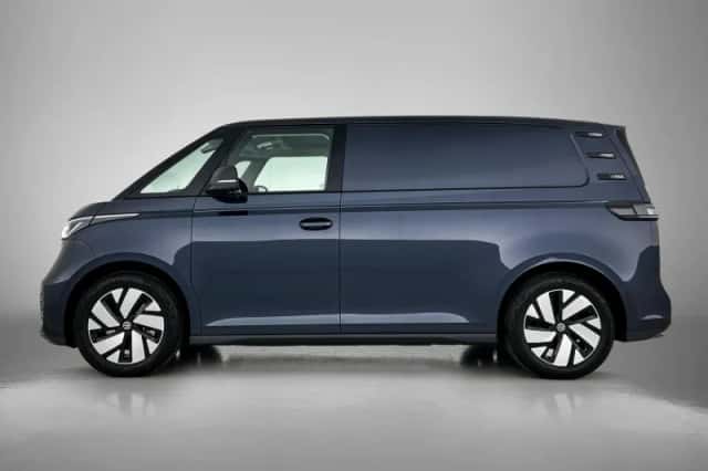 Volkswagen ID. Buzz (2024) thumbnail 2