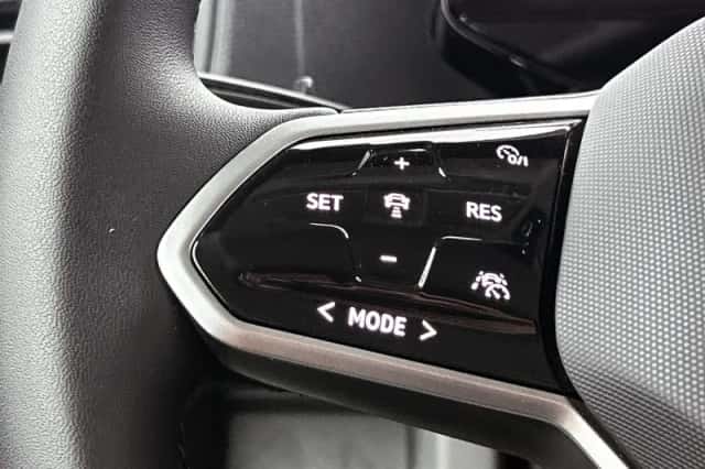 Volkswagen ID. Buzz (2024) thumbnail 6