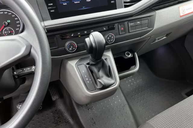Volkswagen Transporter (2022) thumbnail 17