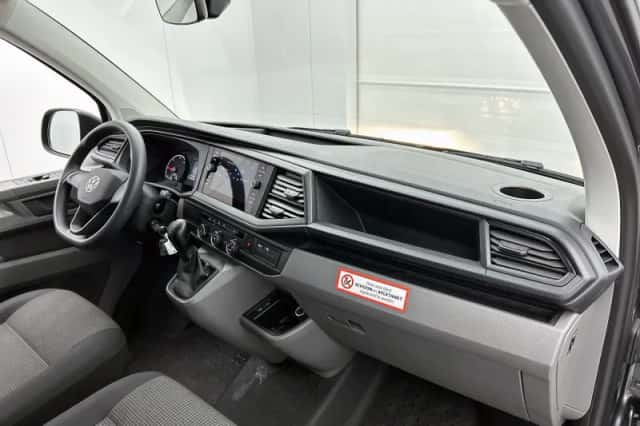 Volkswagen Transporter (2022) thumbnail 21