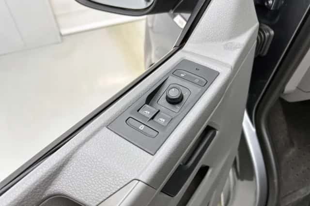 Volkswagen Transporter (2022) thumbnail 26