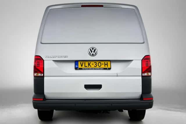Volkswagen Transporter (2021) thumbnail 3