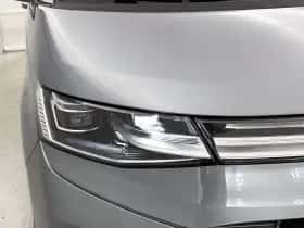 Volkswagen Multivan thumbnail 14