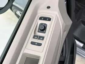 Volkswagen Multivan thumbnail 30