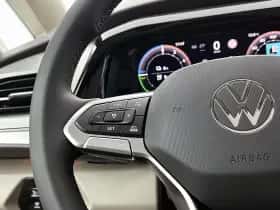 Volkswagen Multivan thumbnail 6