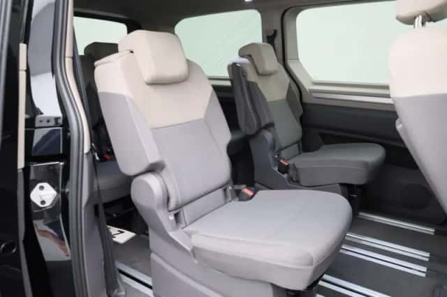 Volkswagen Multivan (2024) thumbnail 11