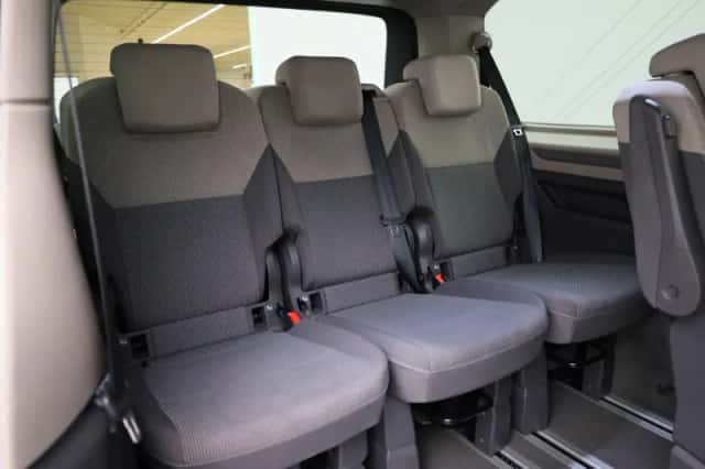 Volkswagen Multivan (2024) thumbnail 12