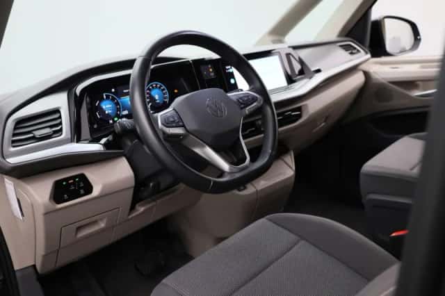 Volkswagen Multivan (2024) thumbnail 17