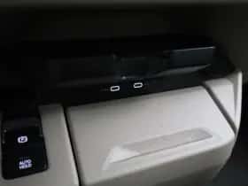 Volkswagen Multivan thumbnail 33
