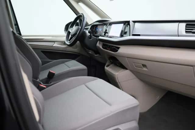Volkswagen Multivan (2024) thumbnail 38