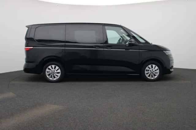 Volkswagen Multivan (2024) thumbnail 6