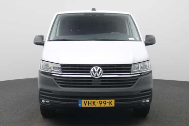 Volkswagen Transporter (2020) thumbnail 3