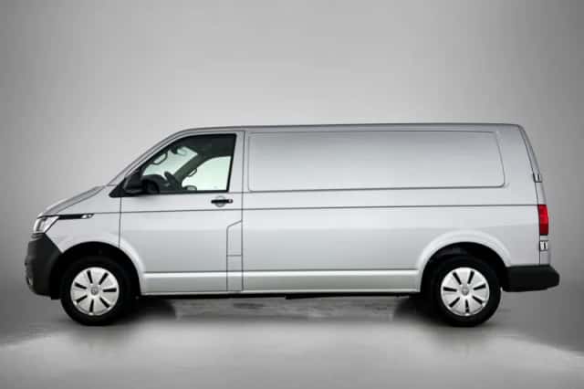 Volkswagen Transporter (2022) thumbnail 2