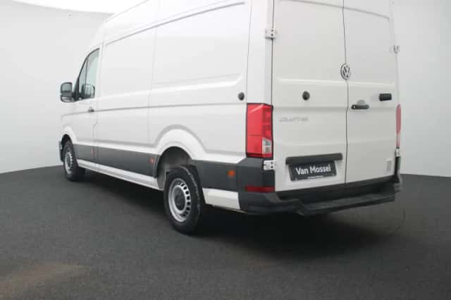 Volkswagen Crafter (2021) thumbnail 2