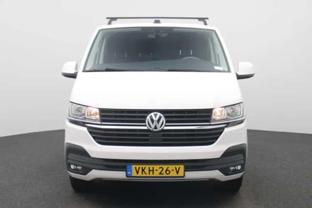 Volkswagen Transporter (2021) thumbnail 3