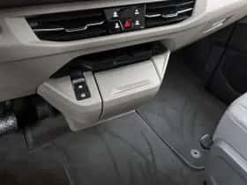 Volkswagen Multivan thumbnail 12