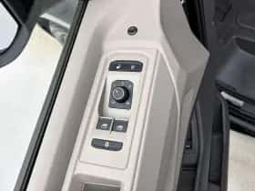 Volkswagen Multivan thumbnail 32
