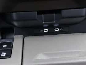 Volkswagen Multivan thumbnail 34