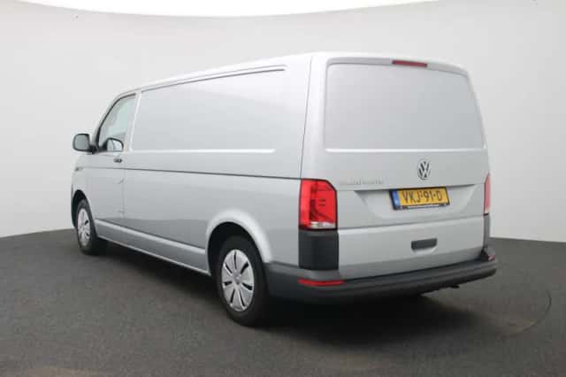 Volkswagen Transporter (2021) thumbnail 2