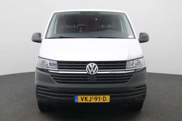 Volkswagen Transporter (2021) thumbnail 3