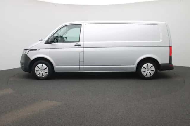 Volkswagen Transporter (2021) thumbnail 4