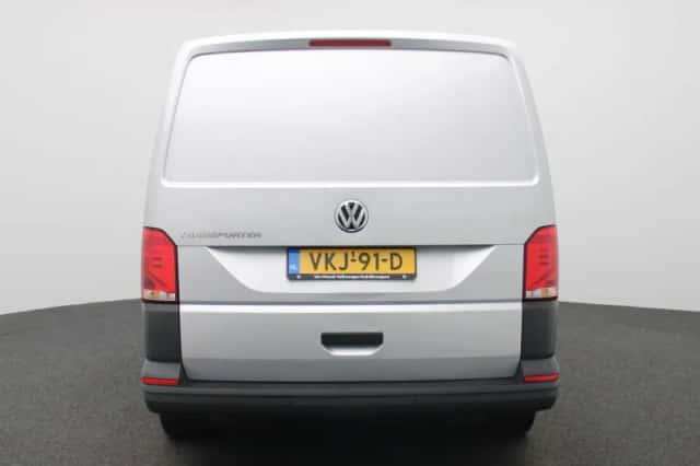 Volkswagen Transporter (2021) thumbnail 5