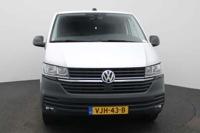 Volkswagen Transporter (2021) thumbnail 3