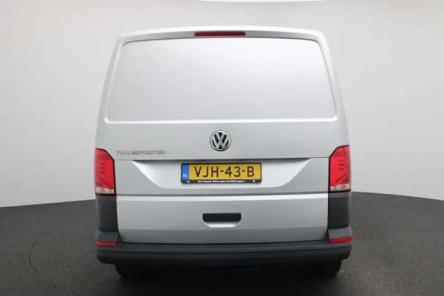 Volkswagen Transporter (2021) thumbnail 5