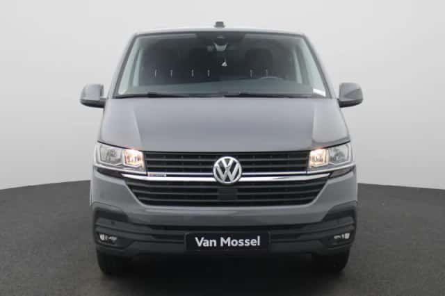 Volkswagen Transporter (2023) thumbnail 3