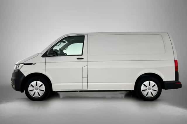 Volkswagen Transporter (2023) thumbnail 2