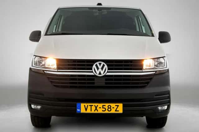 Volkswagen Transporter (2023) thumbnail 5