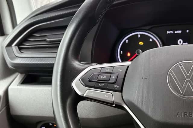 Volkswagen Transporter (2023) thumbnail 6