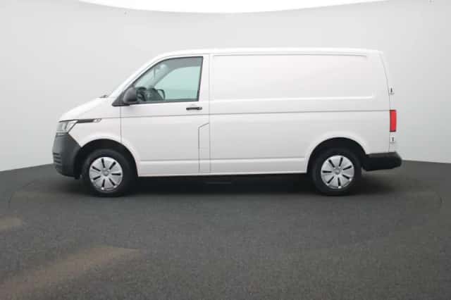 Volkswagen Transporter (2022) thumbnail 4