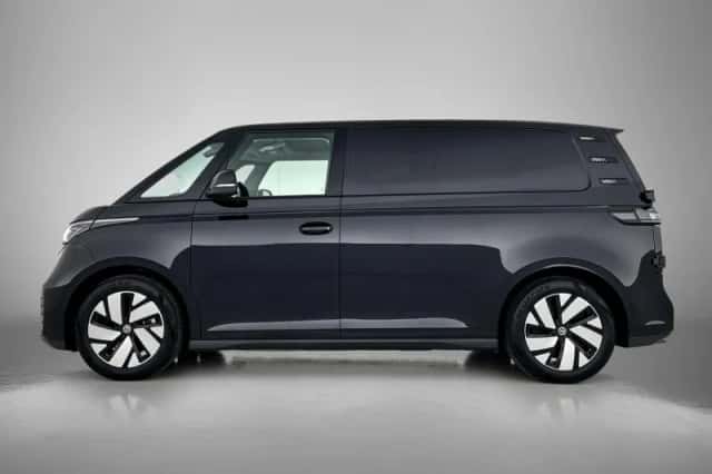 Volkswagen ID. Buzz (2025) thumbnail 2