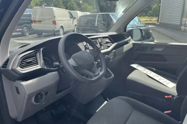 Volkswagen Transporter (2024) thumbnail 5