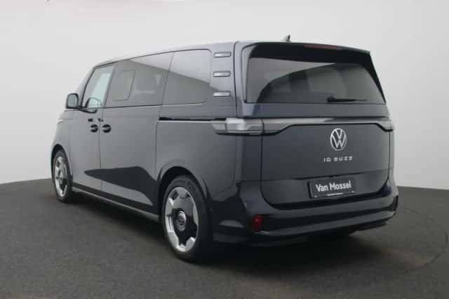 Volkswagen ID. Buzz (2024) thumbnail 2