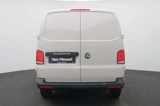 Volkswagen Transporter (2023) thumbnail 5