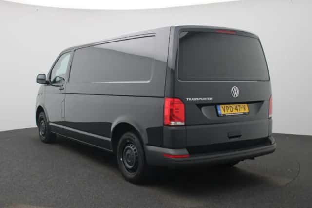 Volkswagen Transporter (2022) thumbnail 2