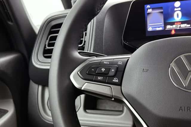 Volkswagen ID. Buzz (2026) thumbnail 6